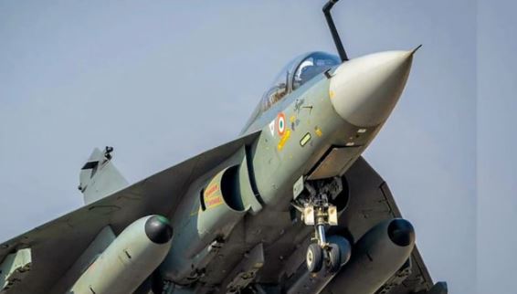 दुबई एयर शो में हादसा: भारतीय तेजस लड़ाकू विमान क्रैश, पायलट शहीद