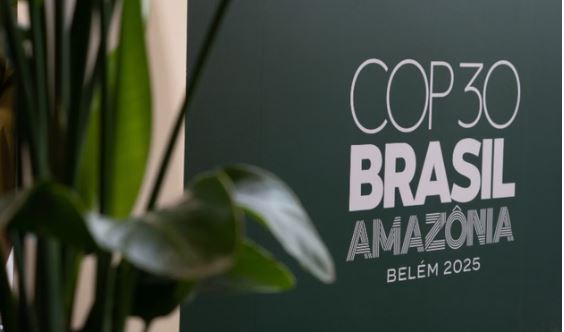 ब्राजील में COP30 सम्मेलन स्थल पर भीषण आग, 21 लोग घायल — हजारों प्रतिनिधि सुरक्षित निकाले गए