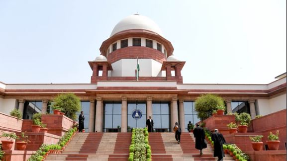 सुप्रीम कोर्ट ने सिद्धारमैया को नोटिस जारी कर मांगा जवाब