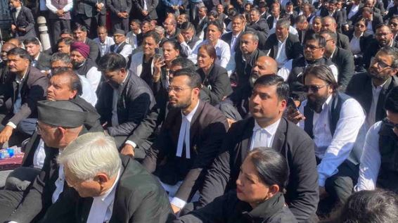 वकीलों की हड़ताल का आज 21वां दिन, कामकाज ठप