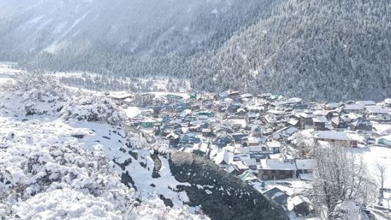 पहाड़ों पर बर्फबारी, झारखंड और हरियाणा समेत कई राज्यों में शीतलहर का अलर्ट