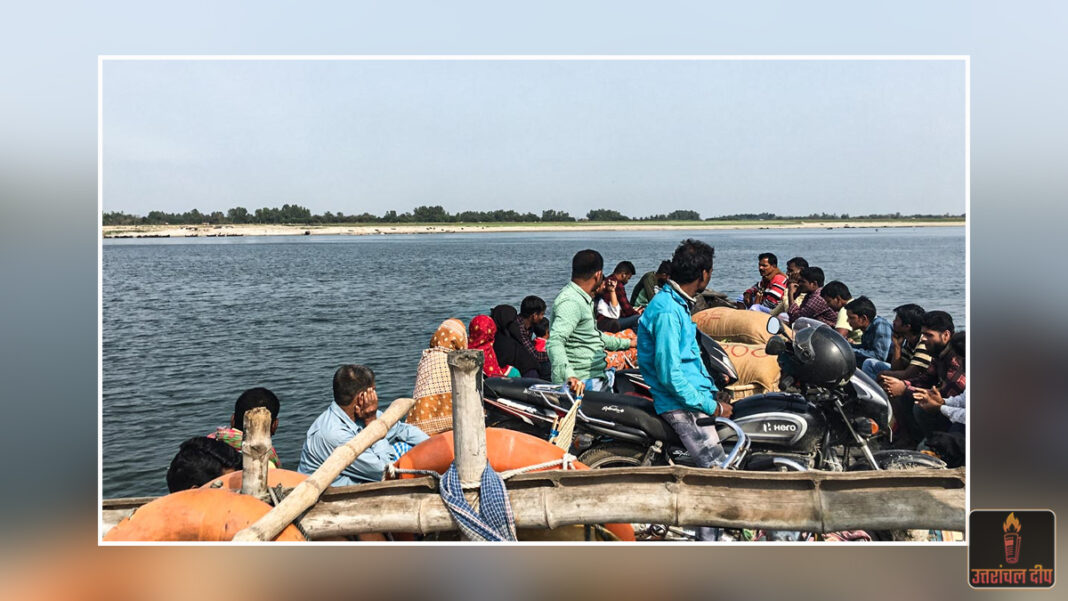 भारतीय सीमा में अवैध रूप से घुसीं बांग्लादेशी नौकाएं