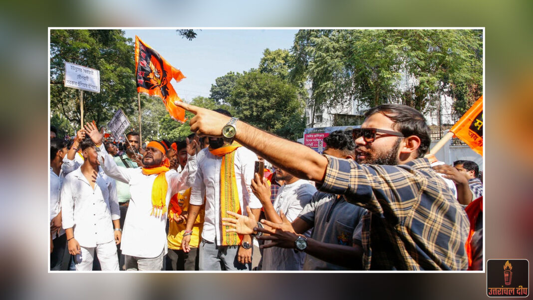 अगरतला में बांग्लादेश के विरुद्ध आक्रोश: युवाओं ने घेरा डिप्टी हाई कमीशन, 1971 के शौर्य की दिलाई याद