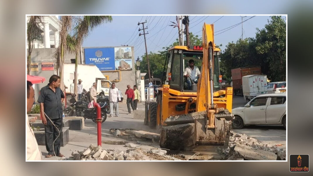 उत्तर प्रदेश: गाजियाबाद में अवैध अतिक्रमण पर प्रशासन का बड़ा प्रहार, 12 हजार लोगों को थमाया गया नोटिस