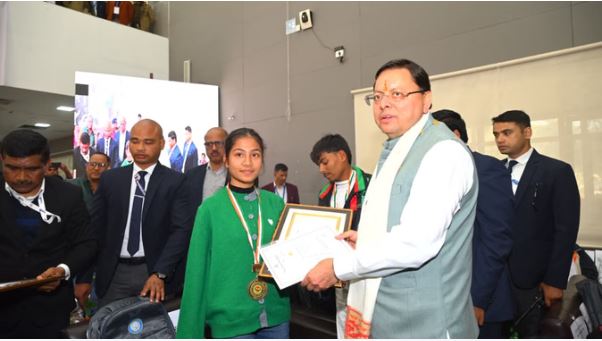 मुख्यमंत्री धामी ने 41 प्रतिभाओं को किया सम्मानित, कहा— “आप दिव्यांग नहीं, समाज के दिव्य-अंग हैं”