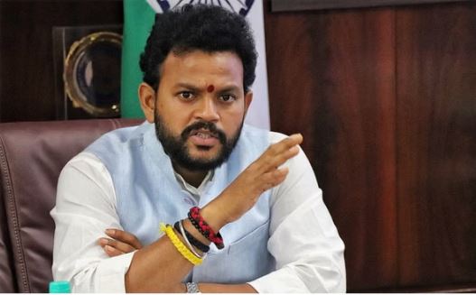 ‘चालक दल के कुप्रबंधन की वजह से बिगड़े हालात, जिम्मेदारों को चुकानी होगी कीमत’: विमानन मंत्री