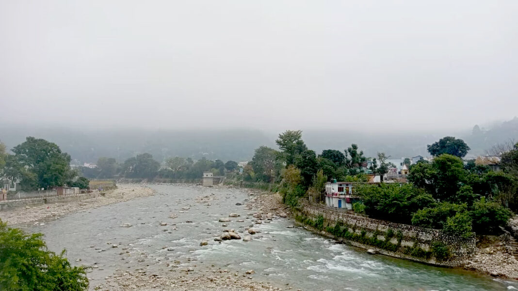 उत्तराखंड के मैदानी क्षेत्रों में मौसम शुष्क, पारे में गिरावट के आसार