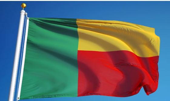 पश्चिम अफ्रीकी देश की कमान अब सेना के हाथ