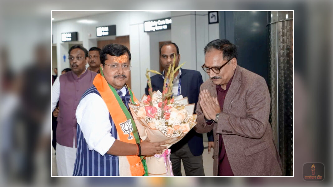 जेपी नड्डा और अमित शाह ने की नितिन नबीन की ताजपोशी