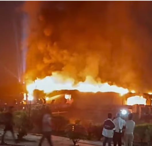 नाइटक्लब हादसा: मैनेजर सहित 4 गिरफ्तार, मालिकों के खिलाफ वारंट जारी