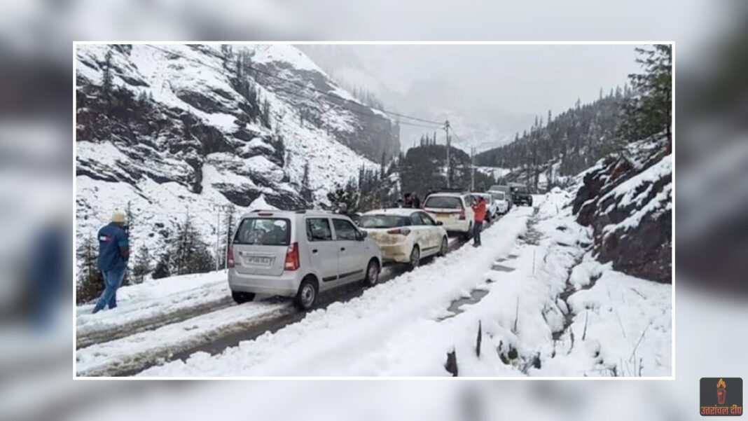 उत्तराखंड में मौसम की पहली बर्फबारी: चांदी जैसी चमक उठी पहाड़ियाँ, कड़ाके की ठंड का आगाज़