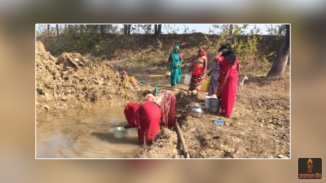 देवभूमि में बूंद-बूंद को तरसते ग्रामीण: कई गांवों तक नहीं पहुँच रहा पानी; दूषित जल के भरोसे हजारों परिवार, बीमारियों का खतरा बढ़ा