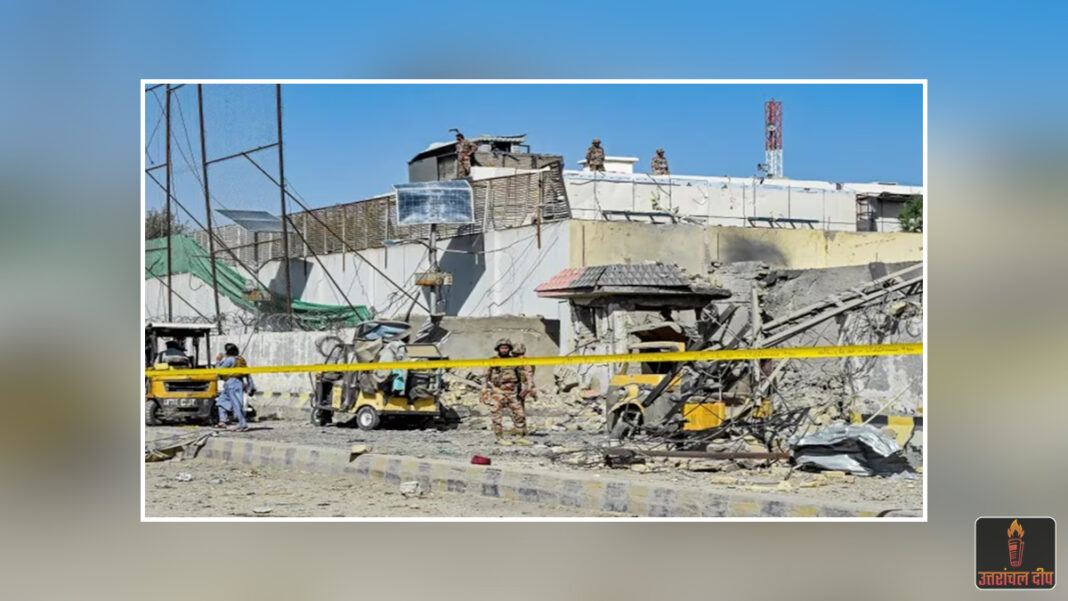 पाकिस्तान में आतंक का तांडव: पुलिस स्टेशन और कस्टम ऑफिस के बाद अब यात्री बसों पर अंधाधुंध फायरिंग; हमले में दो की मौत, कई घायल