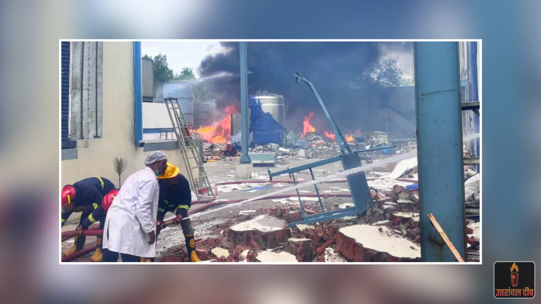 तेलंगाना में बड़ा औद्योगिक हादसा: फैक्ट्री के दो रिएक्टरों में धमाके के बाद लगी भीषण आग; इलाके में अफरा-तफरी, राहत कार्य जारी