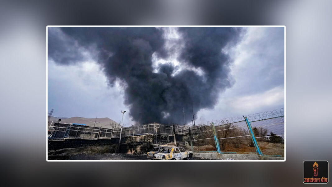 पश्चिम एशिया में भीषण तबाही: ईरान-हिजबुल्ला का इजरायल पर ‘डबल अटैक’; हाइफा में ऑयल रिफाइनरी और नौसैनिक अड्डे पर दागीं मिसाइलें पश्चिम एशिया में भीषण तबाही: ईरान-हिजबुल्ला का इजरायल पर ‘डबल अटैक’; हाइफा में ऑयल रिफाइनरी और नौसैनिक अड्डे पर दागीं मिसाइलें