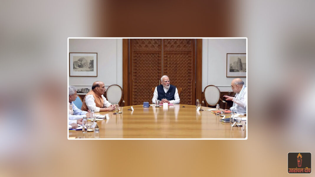 मिडिल ईस्ट में भीषण युद्ध के बीच पीएम मोदी ने आज शाम बुलाई CCS की हाई-लेवल बैठक; शाह, राजनाथ, जयशंकर और डोभाल के साथ होगी गंभीर चर्चा मिडिल ईस्ट में भीषण युद्ध के बीच पीएम मोदी ने आज शाम बुलाई CCS की हाई-लेवल बैठक; शाह, राजनाथ, जयशंकर और डोभाल के साथ होगी गंभीर चर्चा