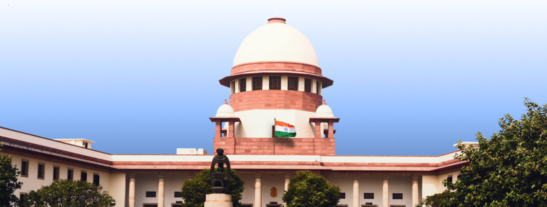आवारा कुत्तों को फीड करने वालों को काटने की जिम्मेदारी खुद उठानी होगी: SC आवारा कुत्तों को फीड करने वालों को काटने की जिम्मेदारी खुद उठानी होगी: SC