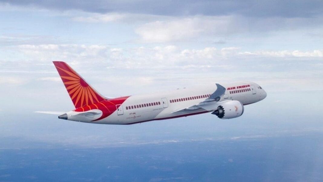 मौसम की गर्मी के बीच एयरलाइंस ने कम किए घरेलू उड़ानों के आंकड़े, टिकटों के दाम आसमान छूने लगे मौसम की गर्मी के बीच एयरलाइंस ने कम किए घरेलू उड़ानों के आंकड़े, टिकटों के दाम आसमान छूने लगे