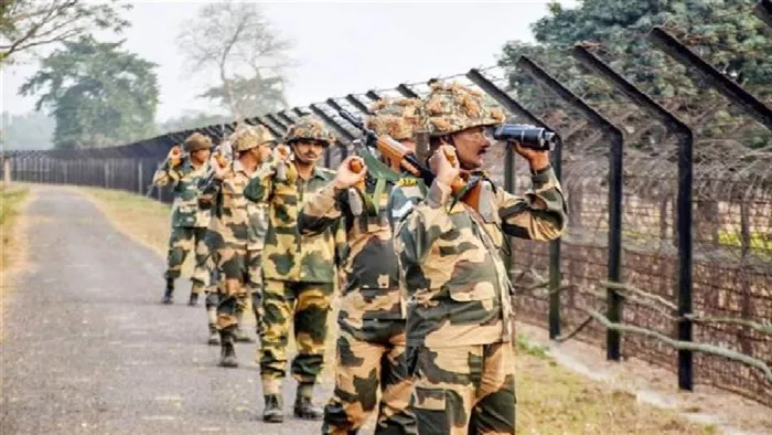 अवैध घुसपैठियों की वापसी पर भारत-बांग्लादेश में तनाव, BGB की चेतावनी के बाद सीमा पर सतर्कता बढ़ी अवैध घुसपैठियों की वापसी पर भारत-बांग्लादेश में तनाव, BGB की चेतावनी के बाद सीमा पर सतर्कता बढ़ी