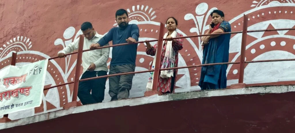 देहरादून में नर्सिंग अभ्यर्थियों का उग्र प्रदर्शन, पानी की टंकी पर चढ़कर की वर्षवार भर्ती की मांग देहरादून में नर्सिंग अभ्यर्थियों का उग्र प्रदर्शन, पानी की टंकी पर चढ़कर की वर्षवार भर्ती की मांग