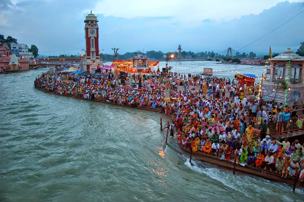 गंगा दशहरा पर हरिद्वार के हर की पैड़ी पर उमड़ा आस्था का सैलाब, लाखों श्रद्धालुओं ने लगाई पवित्र डुबकी गंगा दशहरा पर हरिद्वार के हर की पैड़ी पर उमड़ा आस्था का सैलाब, लाखों श्रद्धालुओं ने लगाई पवित्र डुबकी