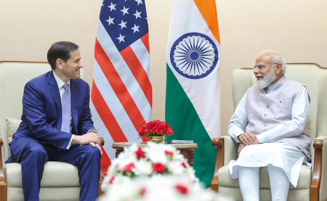 भारत-अमेरिका रिश्तों को नई मजबूती, US ने लॉन्च किया ‘अमेरिका फर्स्ट’ वीजा टूल भारत-अमेरिका रिश्तों को नई मजबूती, US ने लॉन्च किया ‘अमेरिका फर्स्ट’ वीजा टूल
