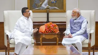सीएम शुभेंदु दिल्ली दौरे के बाद बंगाल को बड़ी सौगात, विकास योजनाओं हेतु 39 हजार करोड़ मंजूर सीएम शुभेंदु दिल्ली दौरे के बाद बंगाल को बड़ी सौगात, विकास योजनाओं हेतु 39 हजार करोड़ मंजूर