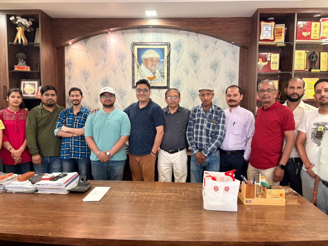 उत्तरांचल दीप की वर्षगांठ पर रक्तदान शिविर का आयोजन, महादानियों ने अमूल्य जीवन बचाने के लिए किया रक्तदान उत्तरांचल दीप की वर्षगांठ पर रक्तदान शिविर का आयोजन, महादानियों ने अमूल्य जीवन बचाने के लिए किया रक्तदान