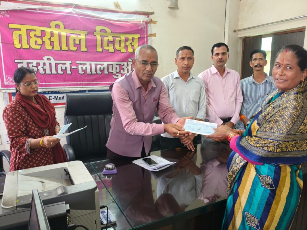 लालकुआं में मुख्यमंत्री विवेकाधीन कोष से 45 लाभार्थियों को आर्थिक सहायता प्रदान लालकुआं में मुख्यमंत्री विवेकाधीन कोष से 45 लाभार्थियों को आर्थिक सहायता प्रदान