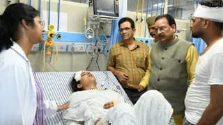 कालाढूंगी हादसे में पुलिस की बड़ी चूक, जिंदा महिला को मृत दिखाकर भेजा पोस्टमार्टम हाउस कालाढूंगी हादसे में पुलिस की बड़ी चूक, जिंदा महिला को मृत दिखाकर भेजा पोस्टमार्टम हाउस