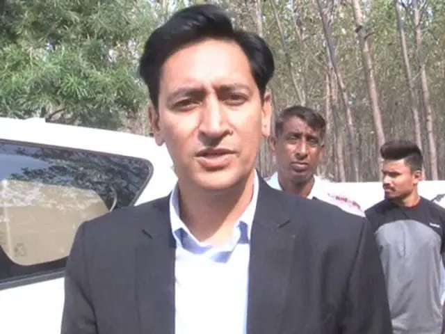 भूमि घोटालों पर कसा शिकंजा, कुमाऊं में 30 मामलों में मुकदमे के निर्देश भूमि घोटालों पर कसा शिकंजा, कुमाऊं में 30 मामलों में मुकदमे के निर्देश