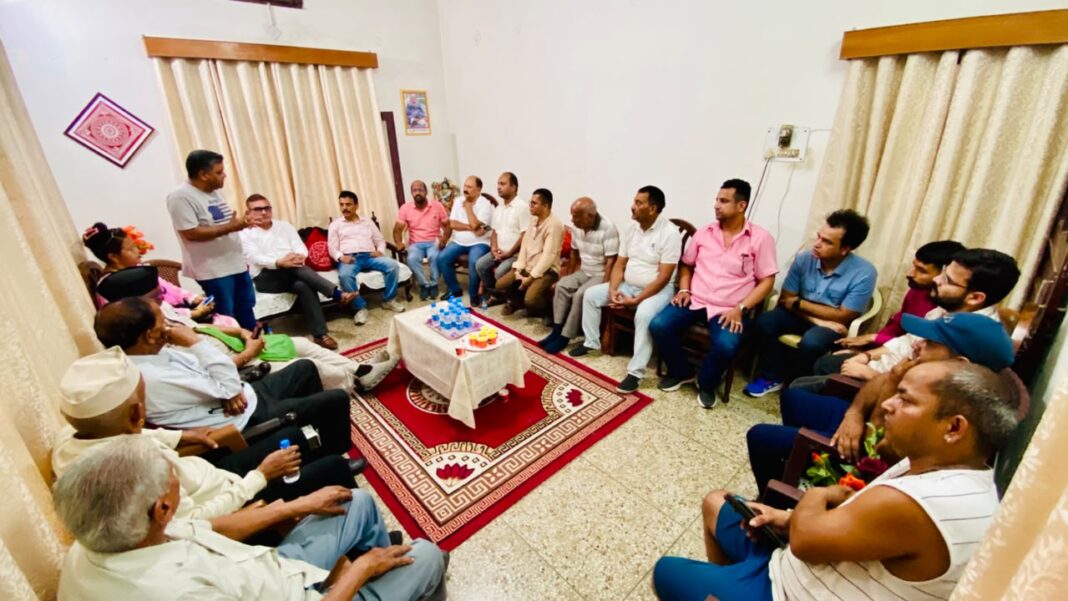 जनसमस्याओं को प्राथमिकता, हर पात्र नागरिक का वोट जरूरी: विधायक सुमित हृदयेश जनसमस्याओं को प्राथमिकता, हर पात्र नागरिक का वोट जरूरी: विधायक सुमित हृदयेश
