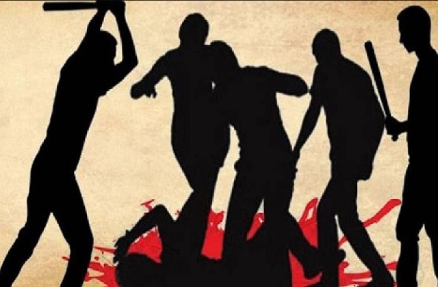 युवक से मारपीट, कान का पर्दा फटने का आरोप; पुलिस से कार्रवाई की मांग युवक से मारपीट, कान का पर्दा फटने का आरोप; पुलिस से कार्रवाई की मांग