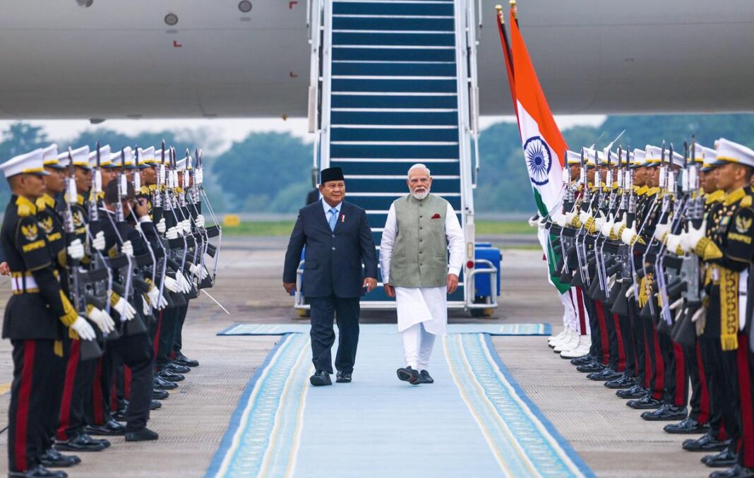 भारत-इंडोनेशिया के 10 रणनीतिक समझौते, मलक्का पर बढ़ेगी पकड़; चीन की बढ़ेगी चुनौती भारत-इंडोनेशिया के 10 रणनीतिक समझौते, मलक्का पर बढ़ेगी पकड़; चीन की बढ़ेगी चुनौती