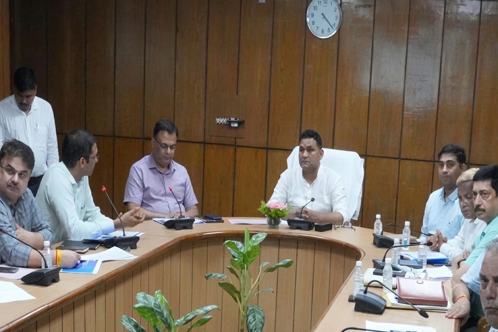 उत्तराखंड के निकायों में बड़ा प्रशासनिक फेरबदल, क्लर्क-कर निरीक्षक और सफाई निरीक्षकों को मिली ईओ की जिम्मेदारी उत्तराखंड के निकायों में बड़ा प्रशासनिक फेरबदल, क्लर्क-कर निरीक्षक और सफाई निरीक्षकों को मिली ईओ की जिम्मेदारी