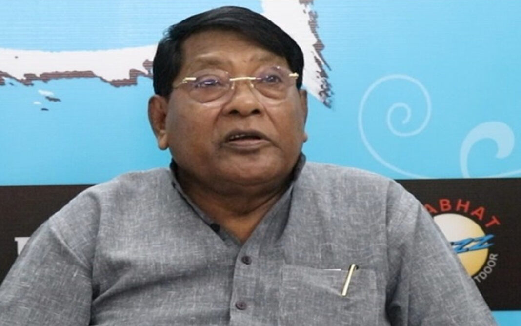 झारखंड शराब घोटाला: पूर्व वित्त मंत्री रामेश्वर उरांव से ईडी की पूछताछ झारखंड शराब घोटाला: पूर्व वित्त मंत्री रामेश्वर उरांव से ईडी की पूछताछ