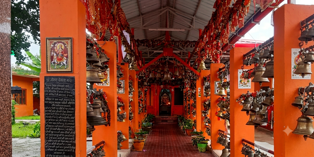 चौड़ा गोल्ज्यू मंदिर के जीर्णोद्धार की तैयारी, 40 लाख रुपये का प्रस्ताव शासन को भेजा चौड़ा गोल्ज्यू मंदिर के जीर्णोद्धार की तैयारी, 40 लाख रुपये का प्रस्ताव शासन को भेजा