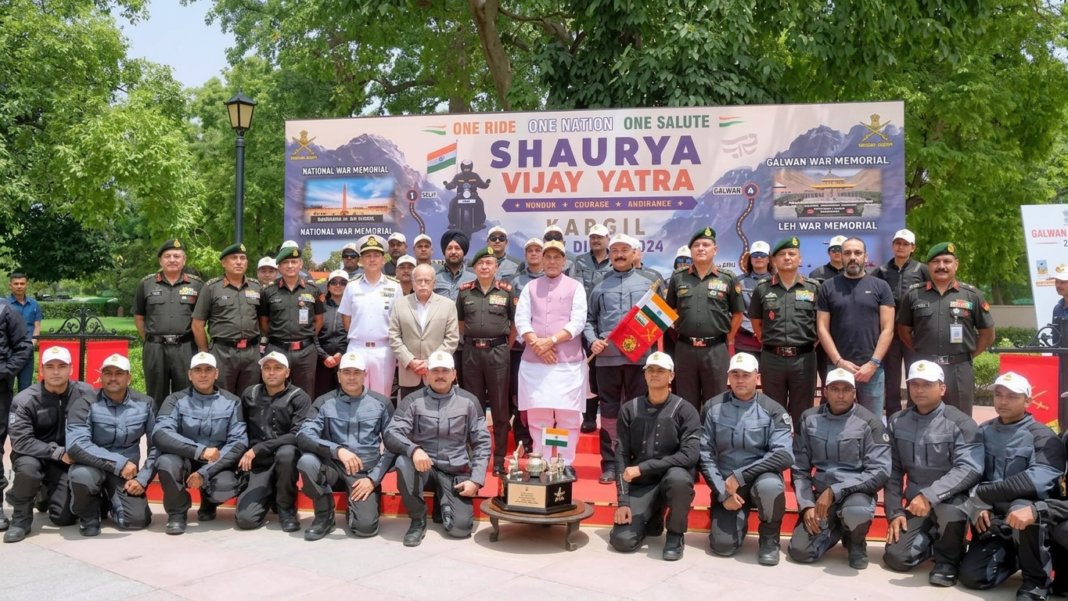 कारगिल शहीदों की स्मृति में ‘शौर्य विजय यात्रा’ रवाना, राजनाथ बोले- वीरों का बलिदान राष्ट्र की प्रेरणा कारगिल शहीदों की स्मृति में ‘शौर्य विजय यात्रा’ रवाना, राजनाथ बोले- वीरों का बलिदान राष्ट्र की प्रेरणा