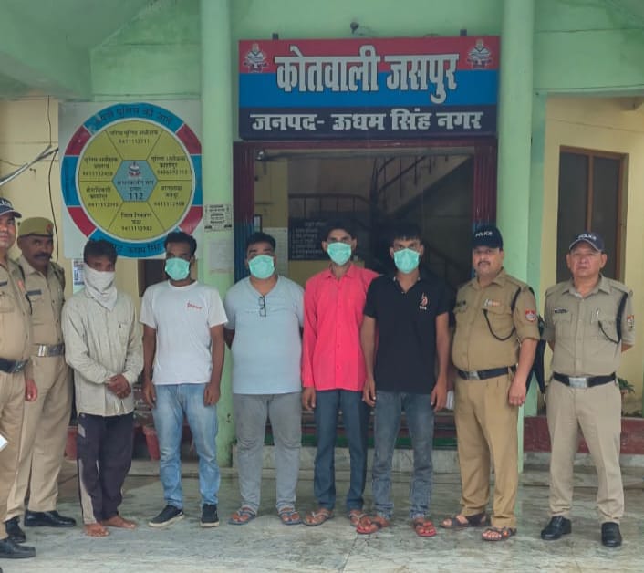 जसपुर पुलिस की वारंटियों की गिरफ्तारी को ताबड़तोड़ छापेमारी,पांच वारंटी गिरफ्तार जसपुर पुलिस की वारंटियों की गिरफ्तारी को ताबड़तोड़ छापेमारी,पांच वारंटी गिरफ्तार