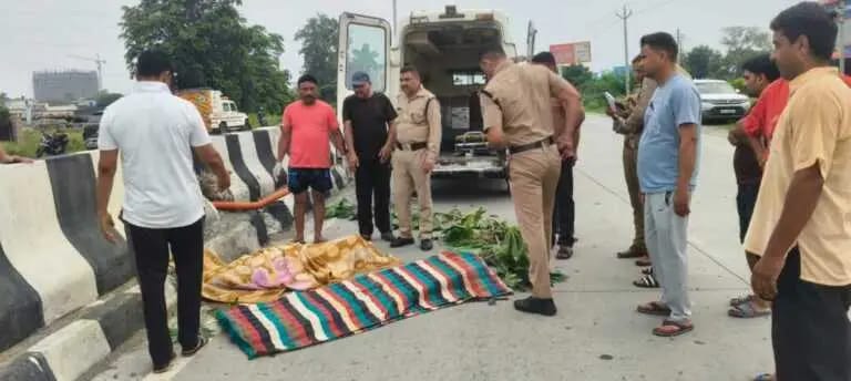 हरेला की सुबह मातम में बदली: तेज रफ्तार दूध के कैंटर ने पूर्व सैनिक को कुचला, मौके पर मौत हरेला की सुबह मातम में बदली: तेज रफ्तार दूध के कैंटर ने पूर्व सैनिक को कुचला, मौके पर मौत