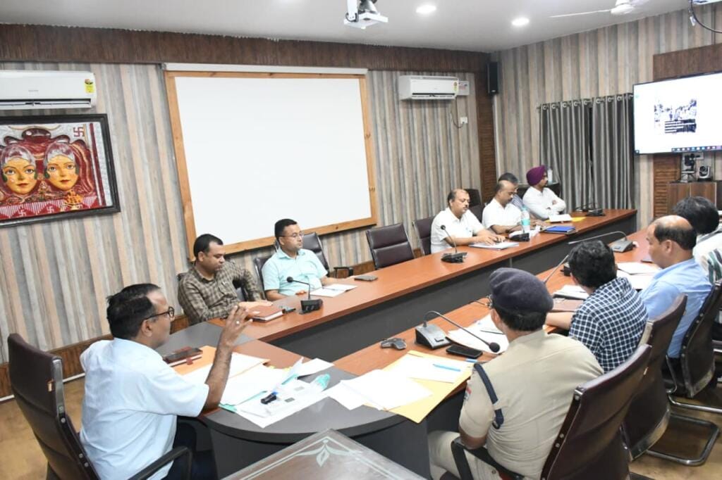 तीनपानी बाईपास पर हादसों पर लगेगा ब्रेक, डीएम ने दिए सख्त निर्देश तीनपानी बाईपास पर हादसों पर लगेगा ब्रेक, डीएम ने दिए सख्त निर्देश