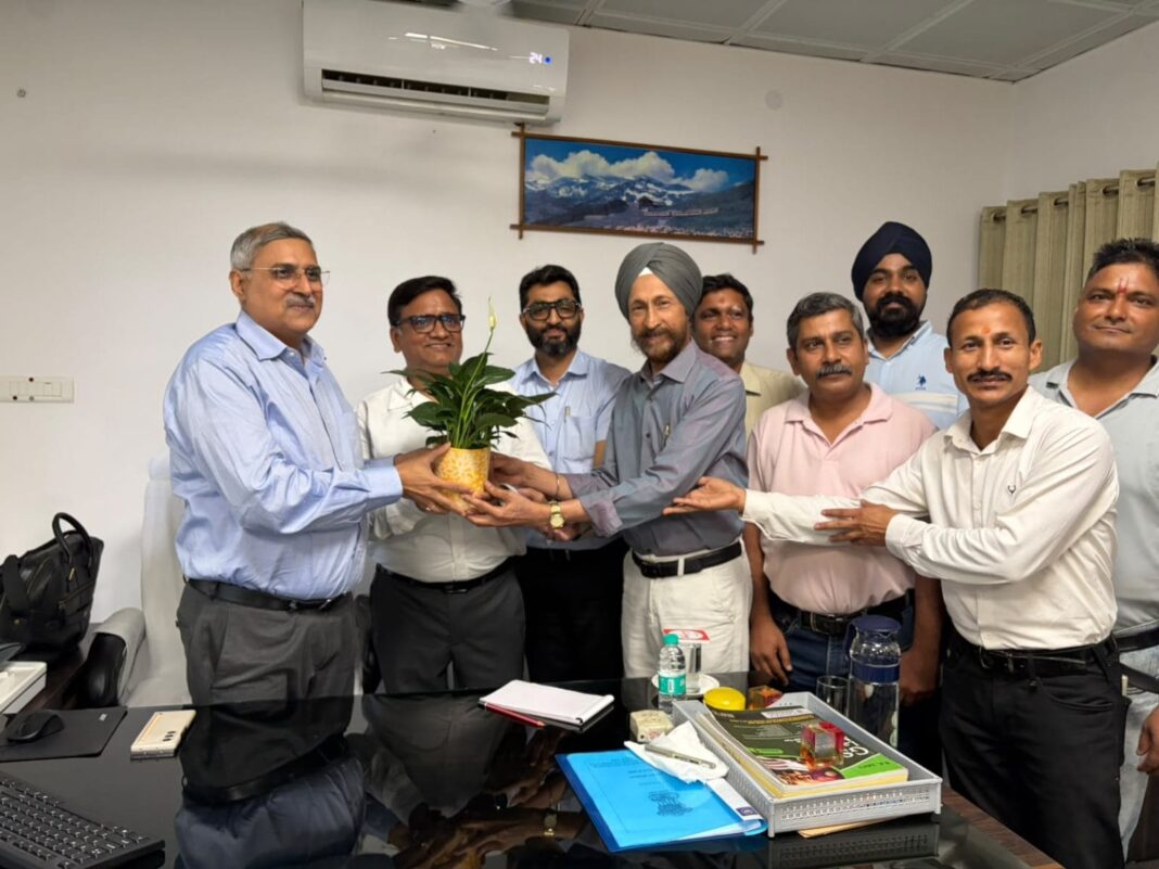हल्द्वानी में सीजीएसटी आयुक्त का स्वागत, टैक्स बार ने उठाईं जीएसटी से जुड़ी समस्याएं हल्द्वानी में सीजीएसटी आयुक्त का स्वागत, टैक्स बार ने उठाईं जीएसटी से जुड़ी समस्याएं