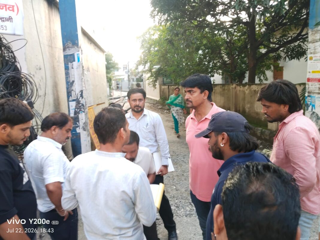 मुखानी चौराहा से श्यामा गार्डन तक चला अतिक्रमण हटाओ अभियान, आठ चालान काटे मुखानी चौराहा से श्यामा गार्डन तक चला अतिक्रमण हटाओ अभियान, आठ चालान काटे