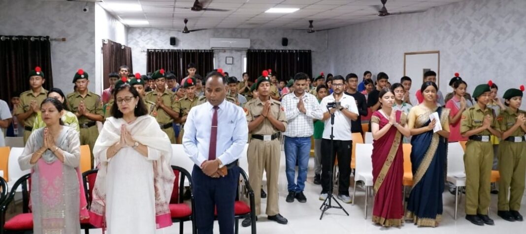 बीएलएम एकेडमी में श्रद्धा एवं सम्मान के साथ मनाया गया कारगिल विजय दिवस बीएलएम एकेडमी में श्रद्धा एवं सम्मान के साथ मनाया गया कारगिल विजय दिवस