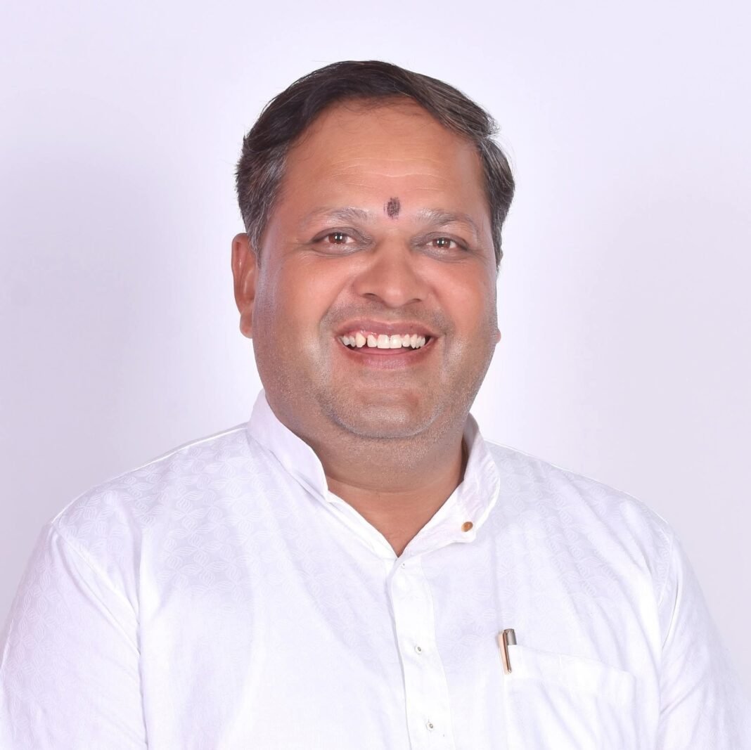 रुद्रपुर में कैलाश मानसरोवर यात्रा के सातवें दल का भव्य स्वागत रुद्रपुर में कैलाश मानसरोवर यात्रा के सातवें दल का भव्य स्वागत