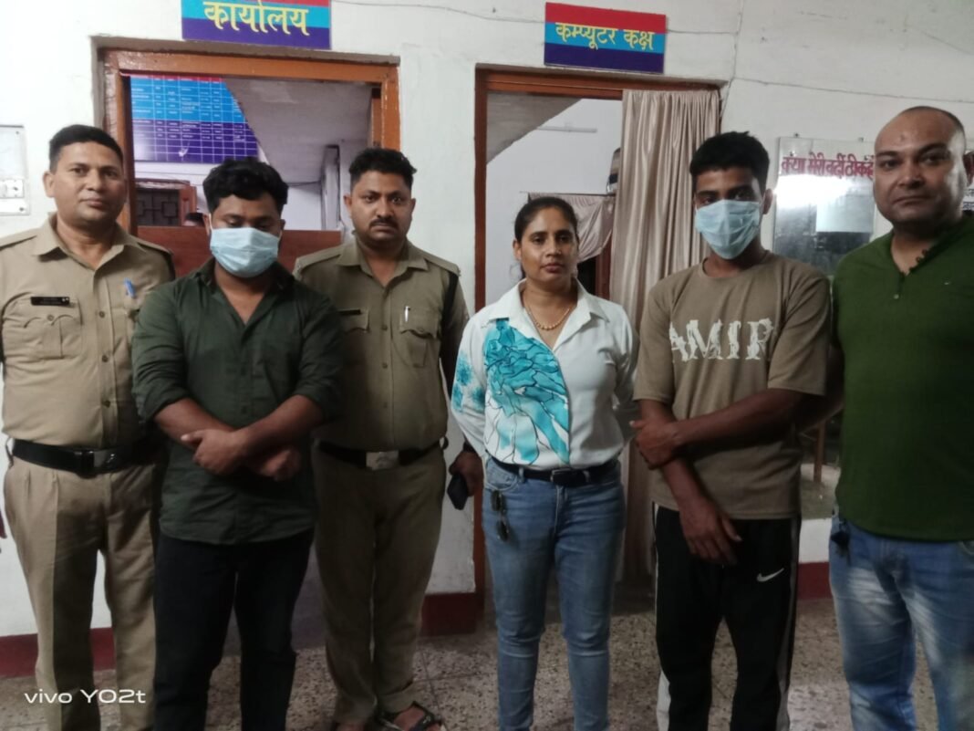 नाबालिग को बहला-फुसलाकर ले जाने का मामला सुलझा, दो आरोपी गिरफ्तार; पोक्सो समेत गंभीर धाराएं बढ़ीं नाबालिग को बहला-फुसलाकर ले जाने का मामला सुलझा, दो आरोपी गिरफ्तार; पोक्सो समेत गंभीर धाराएं बढ़ीं