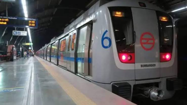 चलो संसद’ प्रदर्शन के बीच दिल्ली मेट्रो के 16 स्टेशन बंद, यात्रियों को हुई भारी परेशानी चलो संसद’ प्रदर्शन के बीच दिल्ली मेट्रो के 16 स्टेशन बंद, यात्रियों को हुई भारी परेशानी