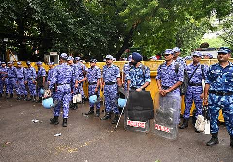 CJP प्रदर्शन के बीच केंद्र ने दिल्ली में 10 और CRPF कंपनियां भेजीं, सुरक्षा व्यवस्था कड़ी CJP प्रदर्शन के बीच केंद्र ने दिल्ली में 10 और CRPF कंपनियां भेजीं, सुरक्षा व्यवस्था कड़ी