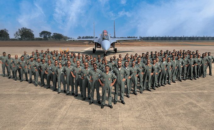 दुनिया की तीसरी सबसे शक्तिशाली वायुसेना बनी भारतीय वायुसेना, चीन को फिर छोड़ा पीछे दुनिया की तीसरी सबसे शक्तिशाली वायुसेना बनी भारतीय वायुसेना, चीन को फिर छोड़ा पीछे