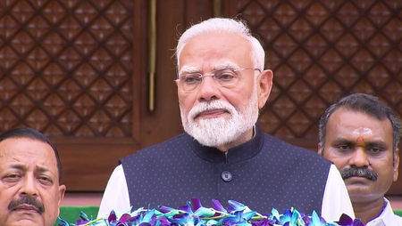 56 साल के युवा’ वाले तंज से गरमाई सियासत, पीएम मोदी ने युवा वैज्ञानिकों की सराहना की 56 साल के युवा’ वाले तंज से गरमाई सियासत, पीएम मोदी ने युवा वैज्ञानिकों की सराहना की